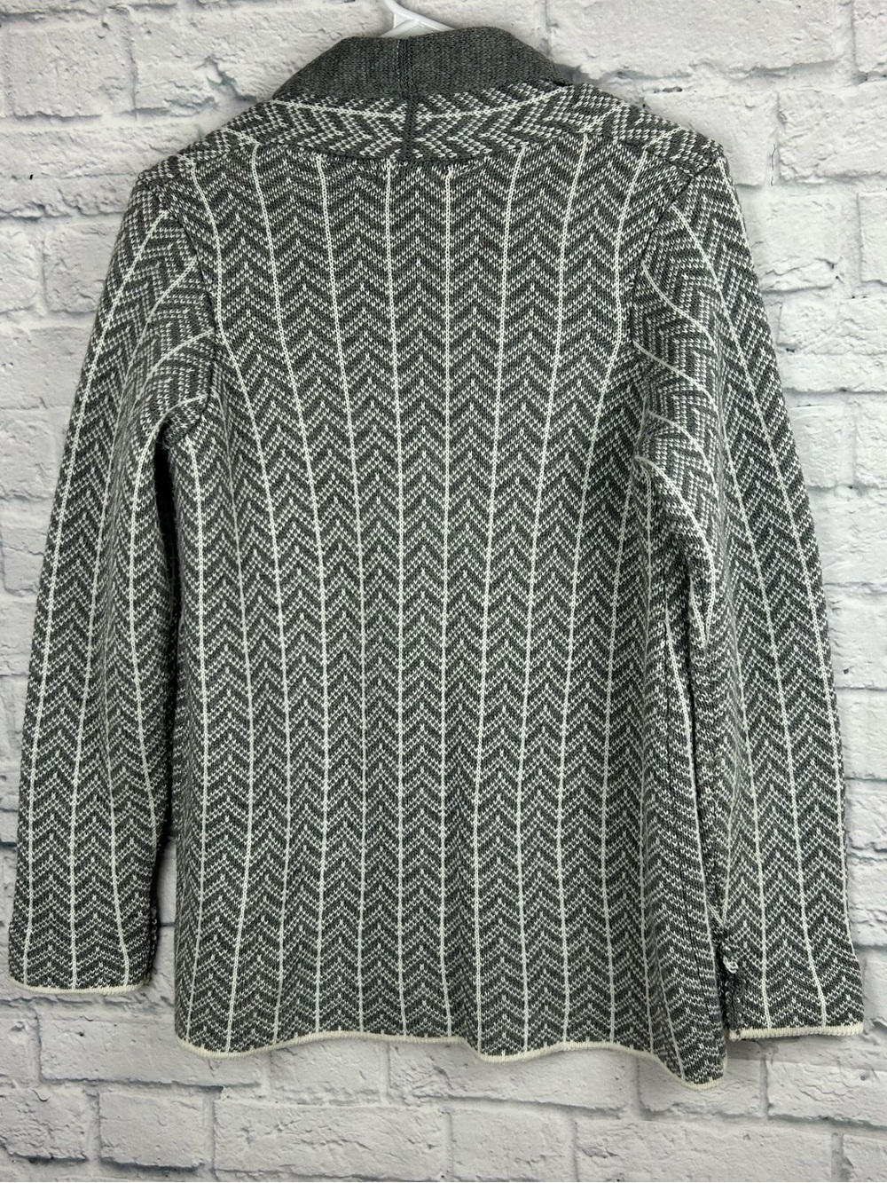 Bianca G Made in Italy Gray Wool Blend Chevron Knit Cardigan Sweater M - Picture 6 of 6
